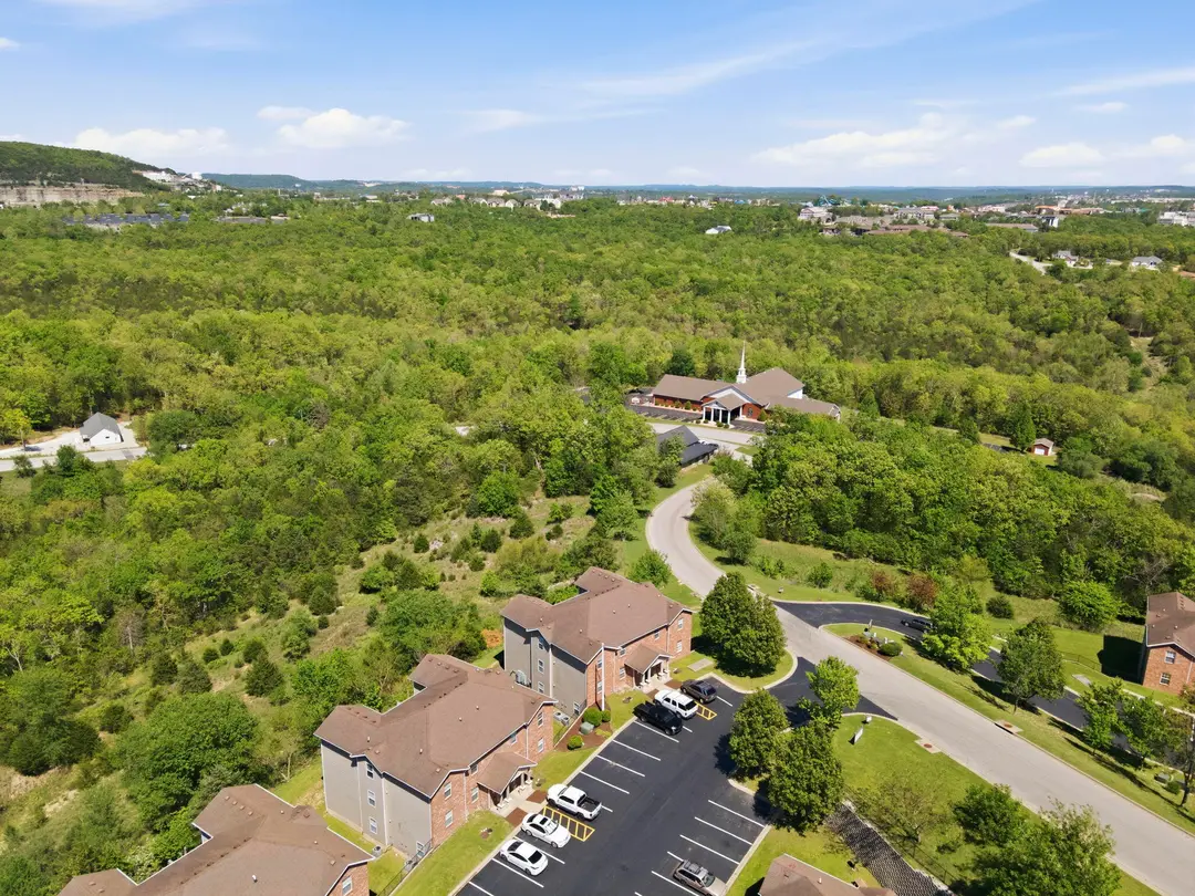 2950 Vineyards Parkway — photo 28