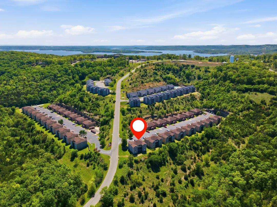 2950 Vineyards Parkway — photo 38