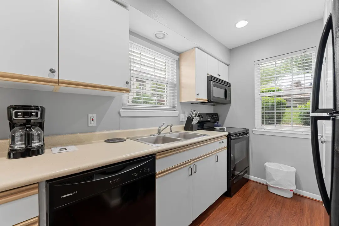 505 Valley View — photo 5