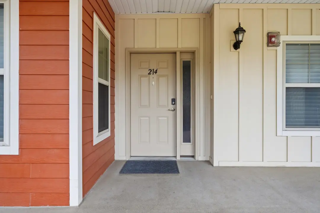 200 Majestic Drive — photo 3