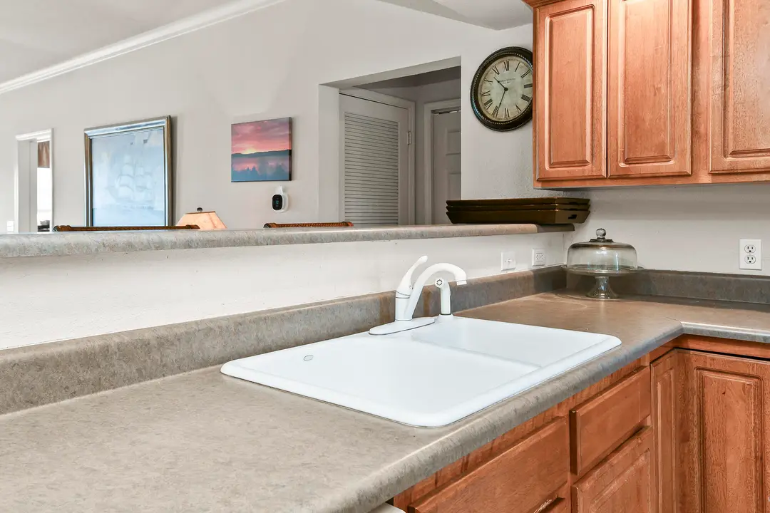 680 Emerald Pointe Drive — photo 4