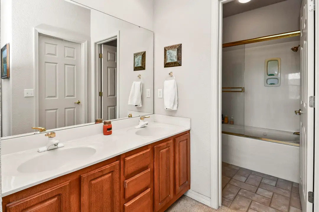680 Emerald Pointe Drive — photo 6