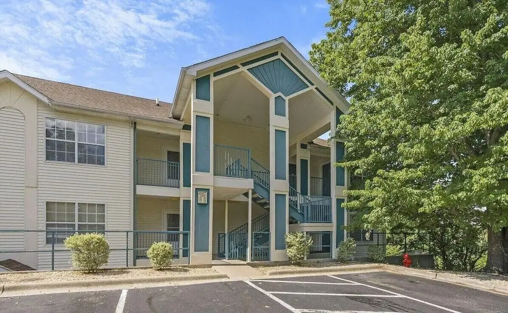120 Spring Creek Court — photo 2