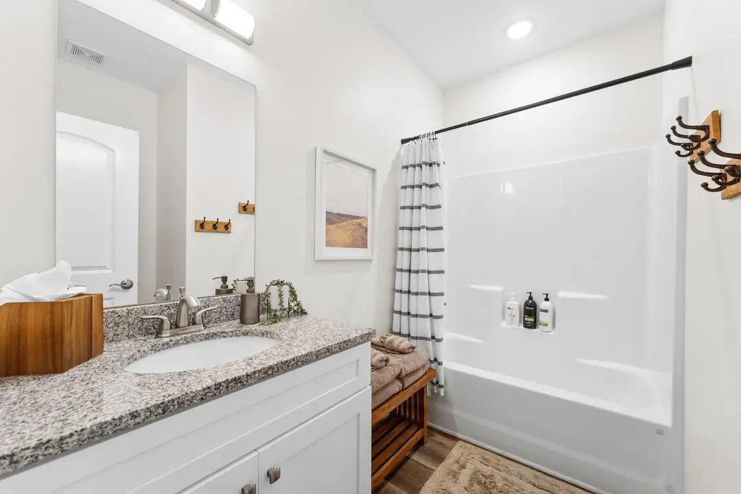 3111 S Vineyards Terrace — photo 7