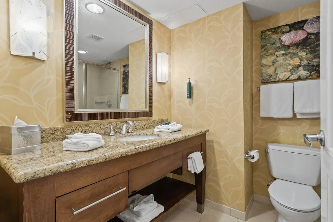 200 S Sycamore Street — photo 16