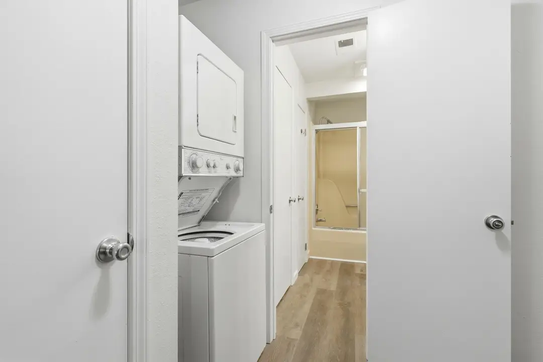 180 Lake Club Drive — photo 17