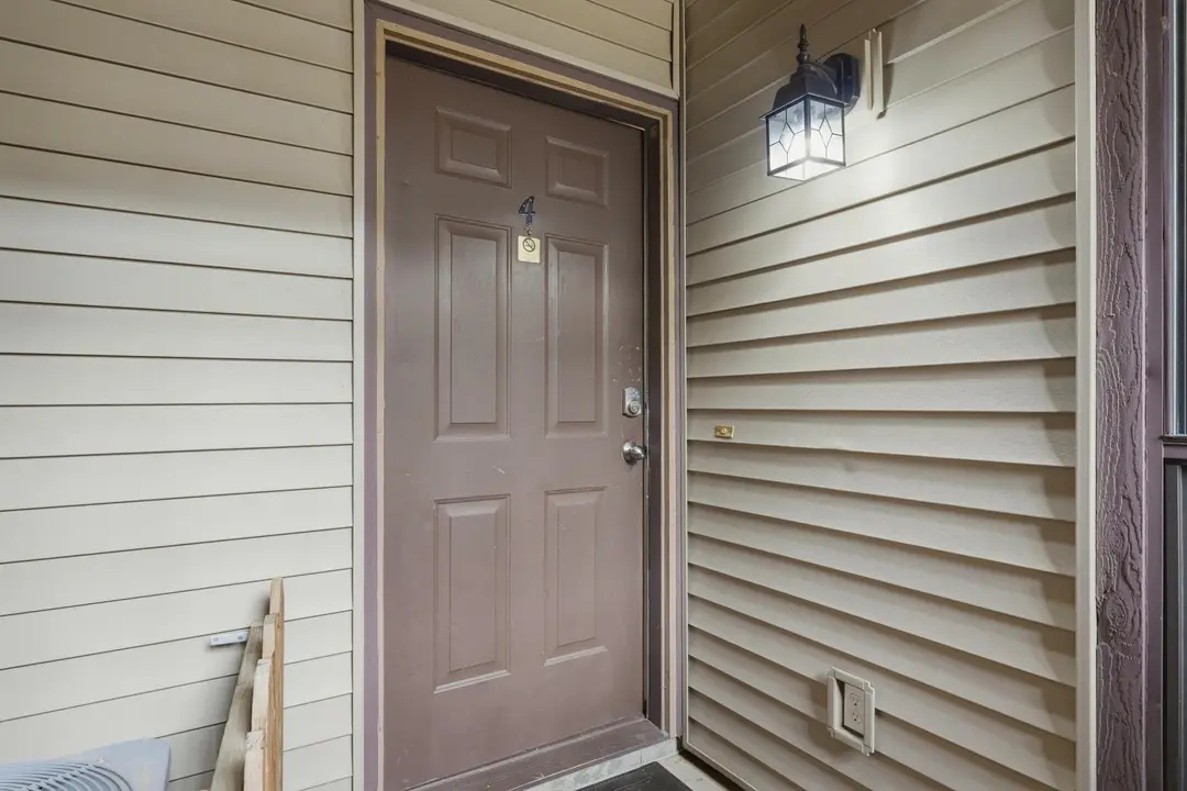 180 Lake Club Drive — photo 3