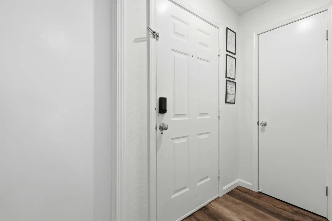 180 Lake Club Drive — photo 4