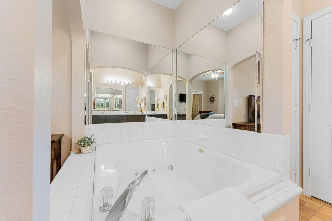 813 Holiday Ridge — photo 15
