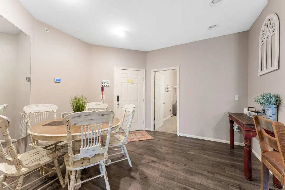 813 Holiday Ridge — photo 3