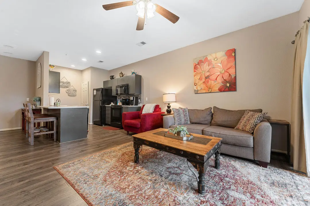 813 Holiday Ridge — photo 8