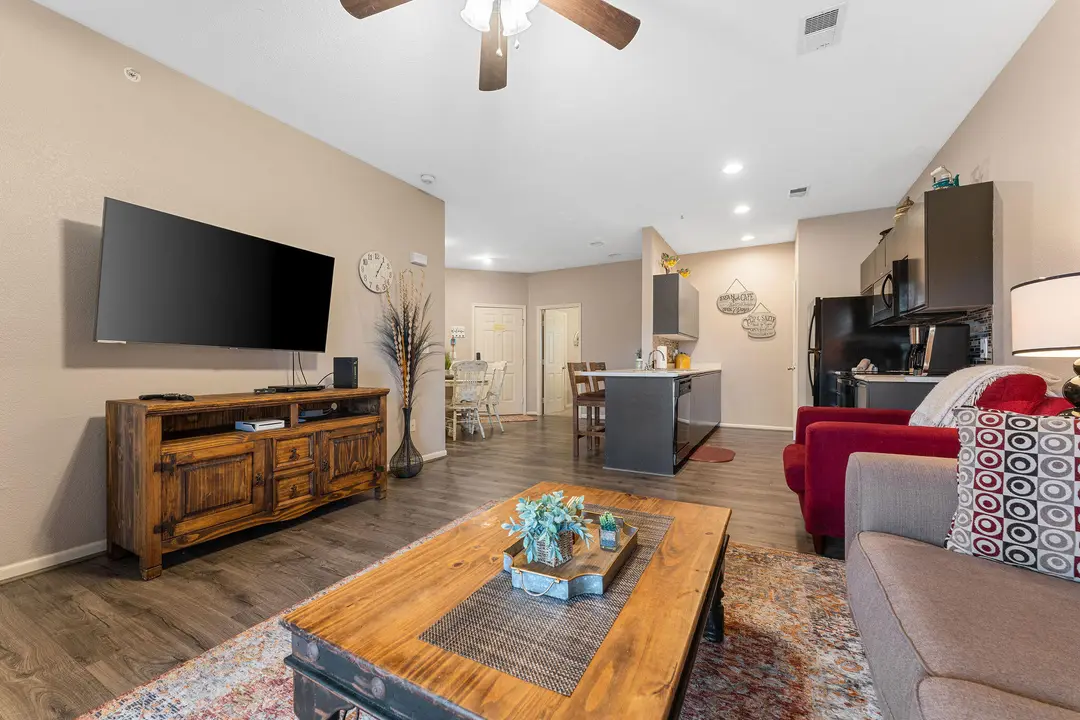 813 Holiday Ridge — photo 9