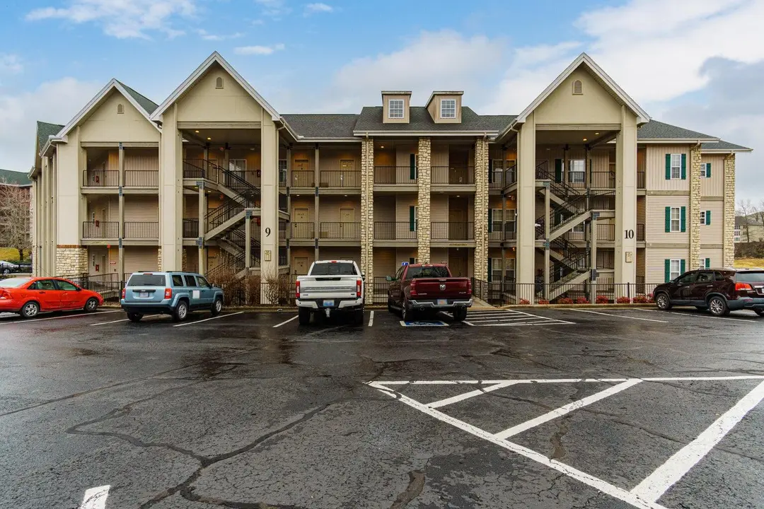 310 Wildwood Drive S — photo 2