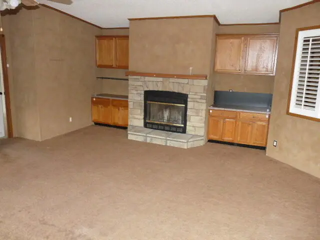 1006 Deerfield Road — photo 2