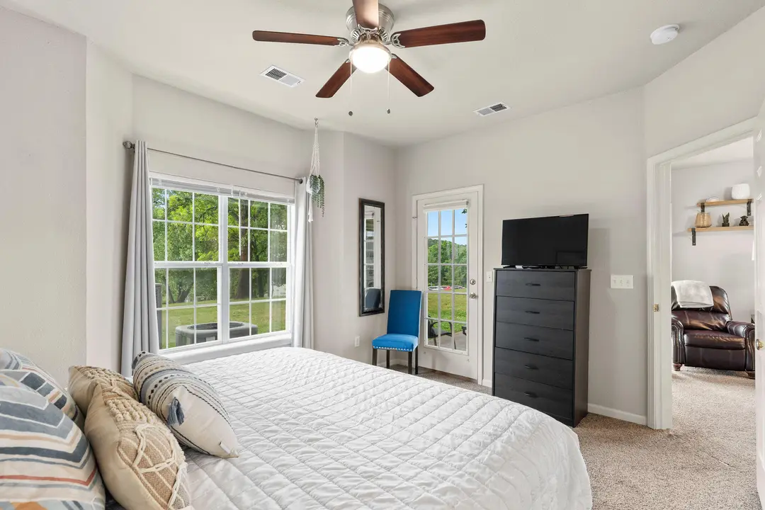 835 Fairview Street — photo 15