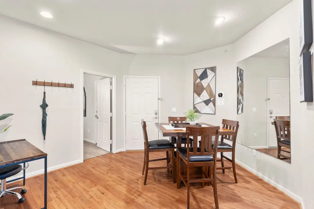 835 Fairview Street — photo 4