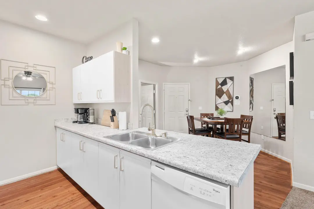 835 Fairview Street — photo 8