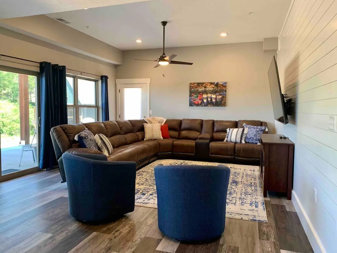 185 Lakefront Drive — photo 11