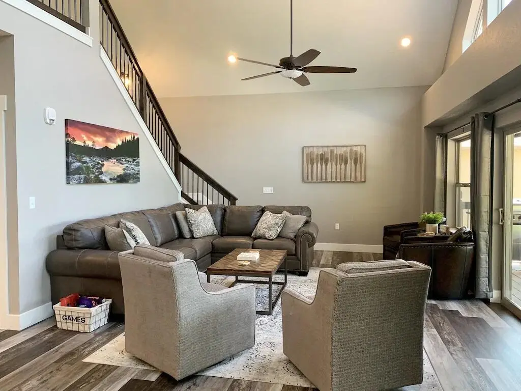 185 Lakefront Drive — photo 6