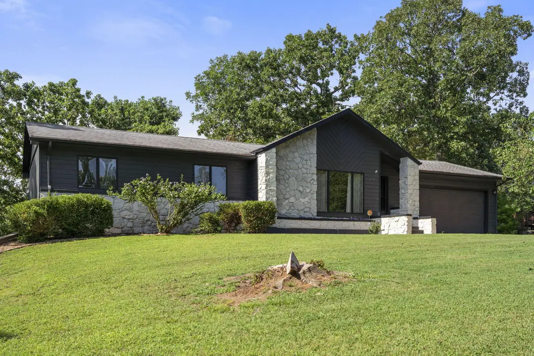 299 Sunny Brook Drive — photo 4