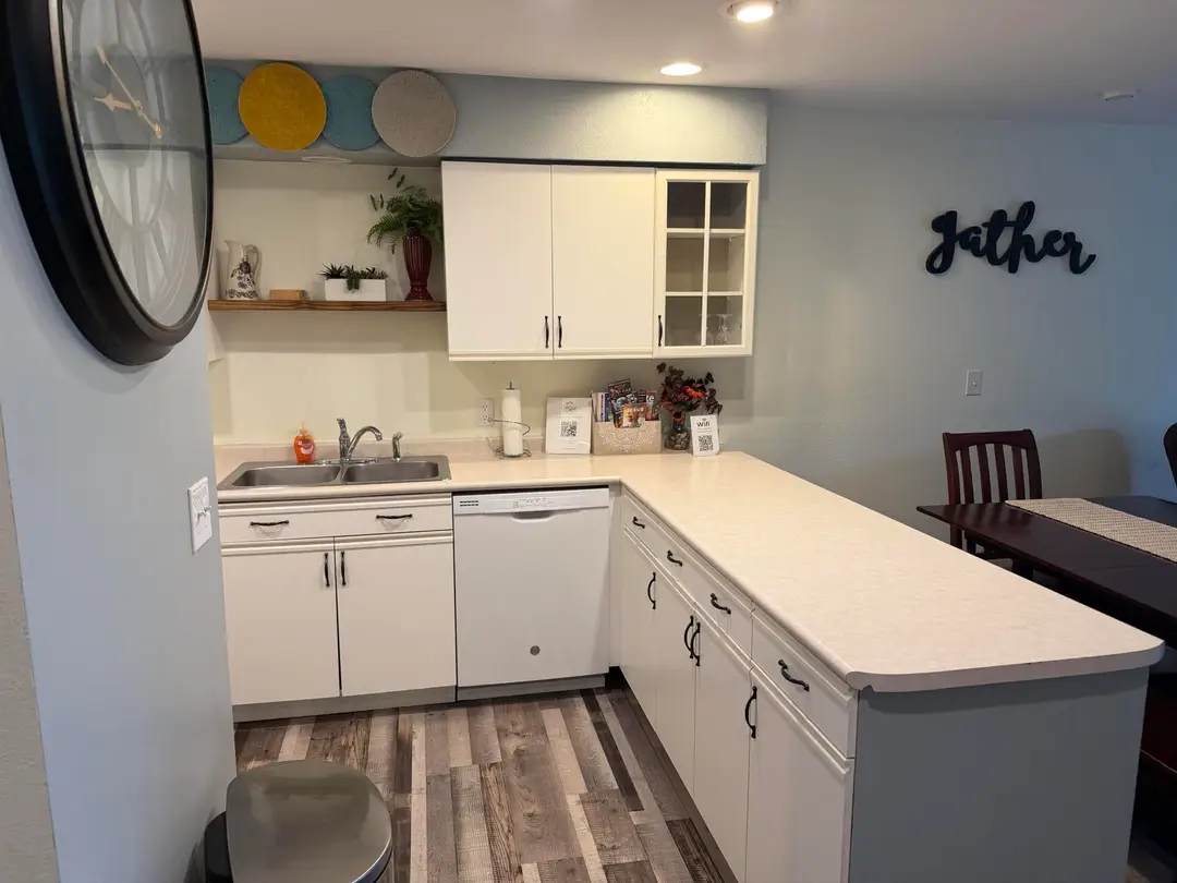 150 W Rockford Drive — photo 20