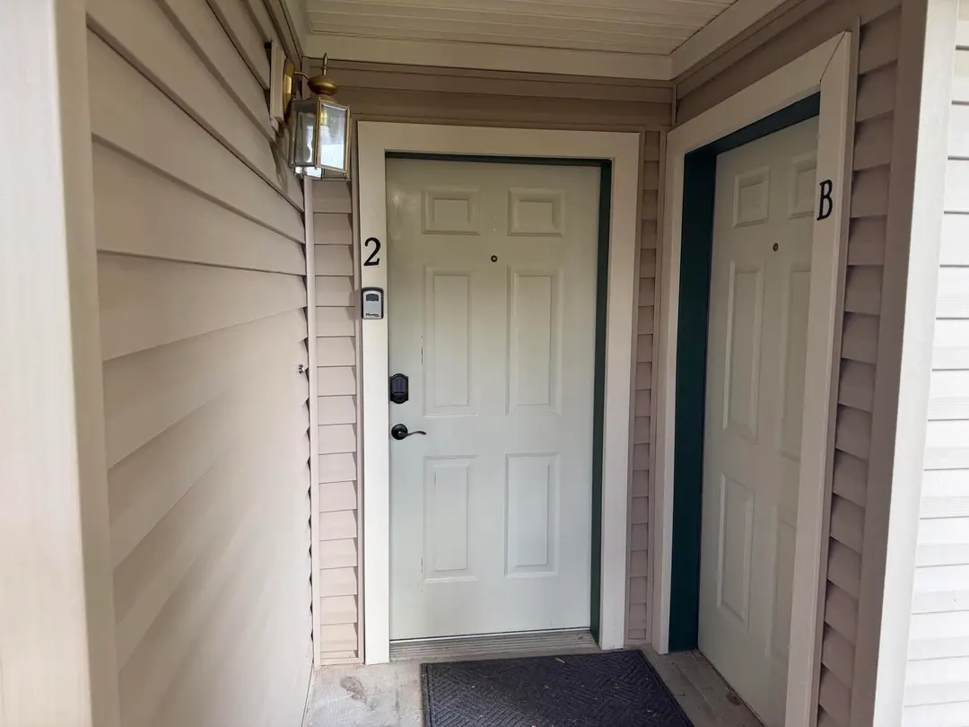 150 W Rockford Drive — photo 3