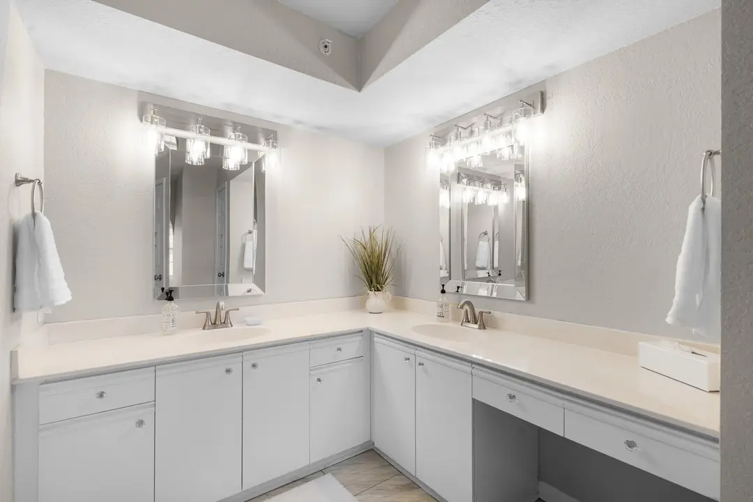 110 W Rockford Drive — photo 16