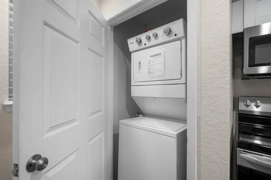 110 W Rockford Drive — photo 9