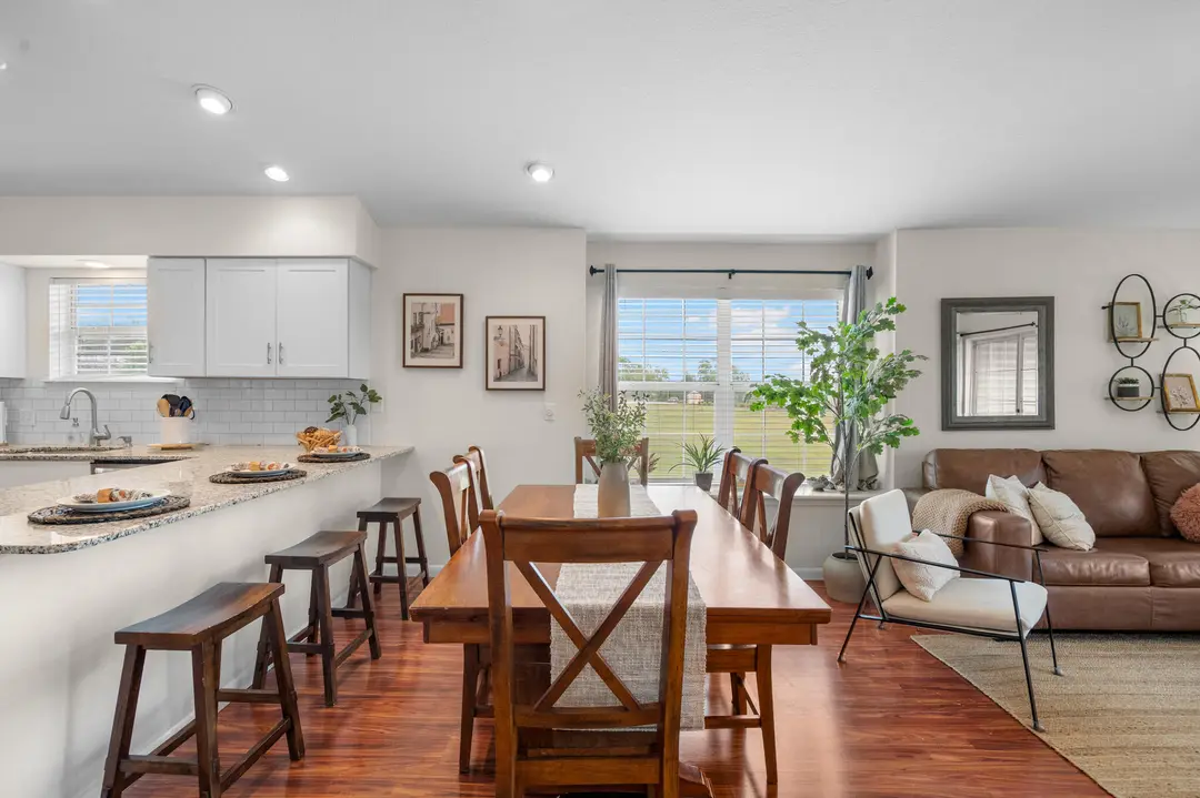 110 W Rockford Drive — photo 11