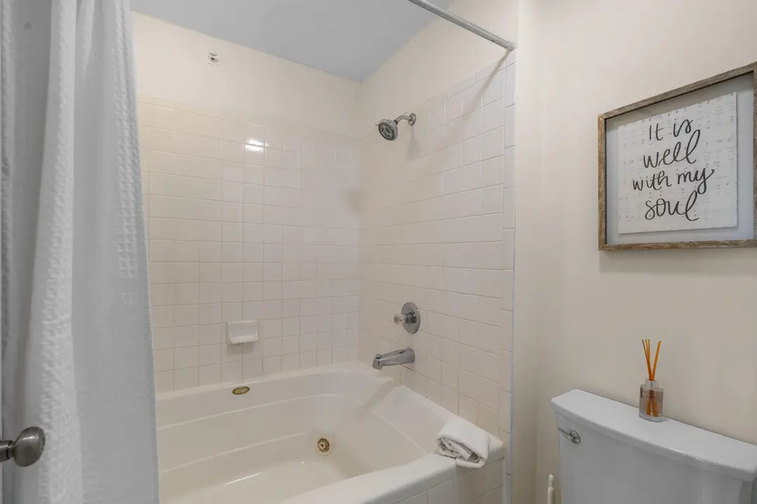 110 W Rockford Drive — photo 16