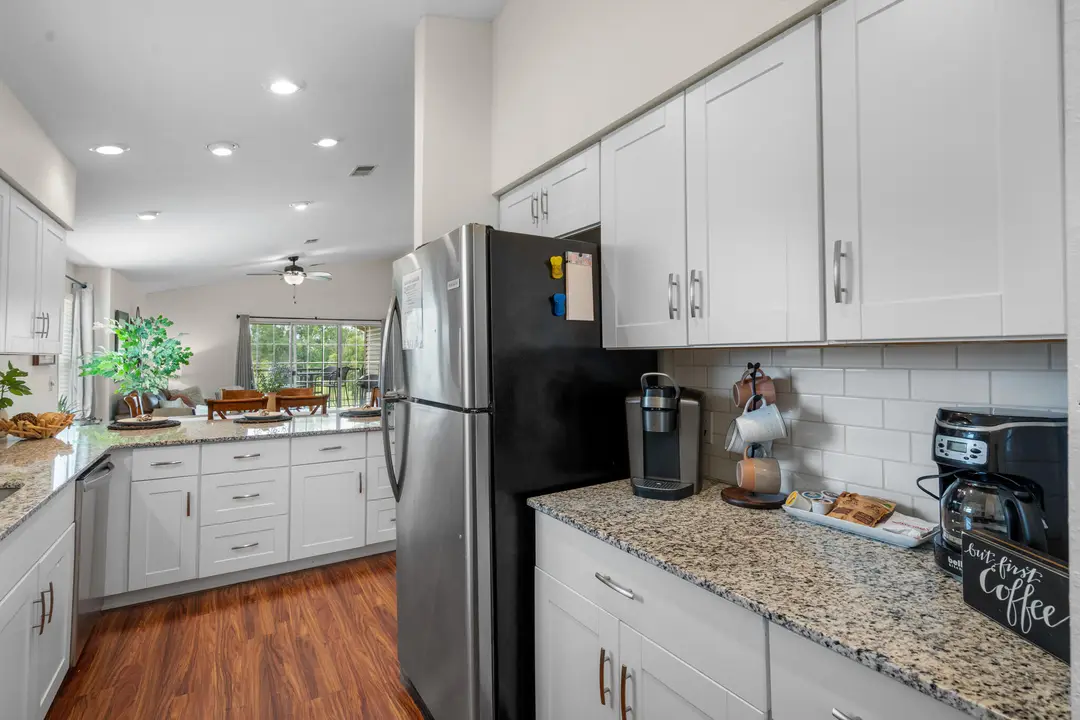 110 W Rockford Drive — photo 9