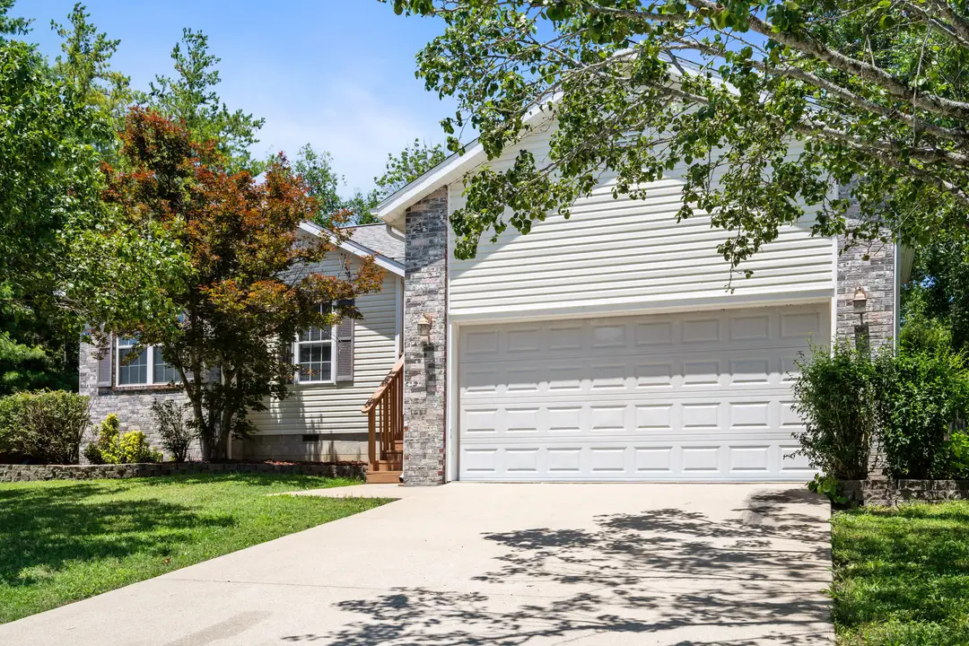 166 Teresa Terrace — photo 1