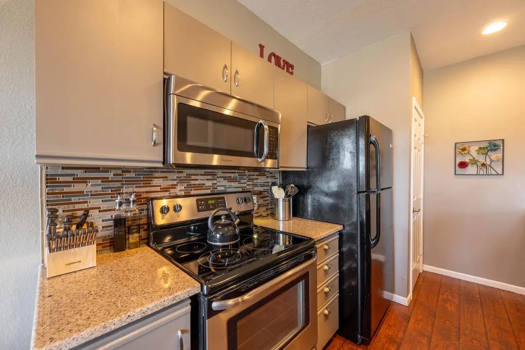 835 Fairview Street — photo 11