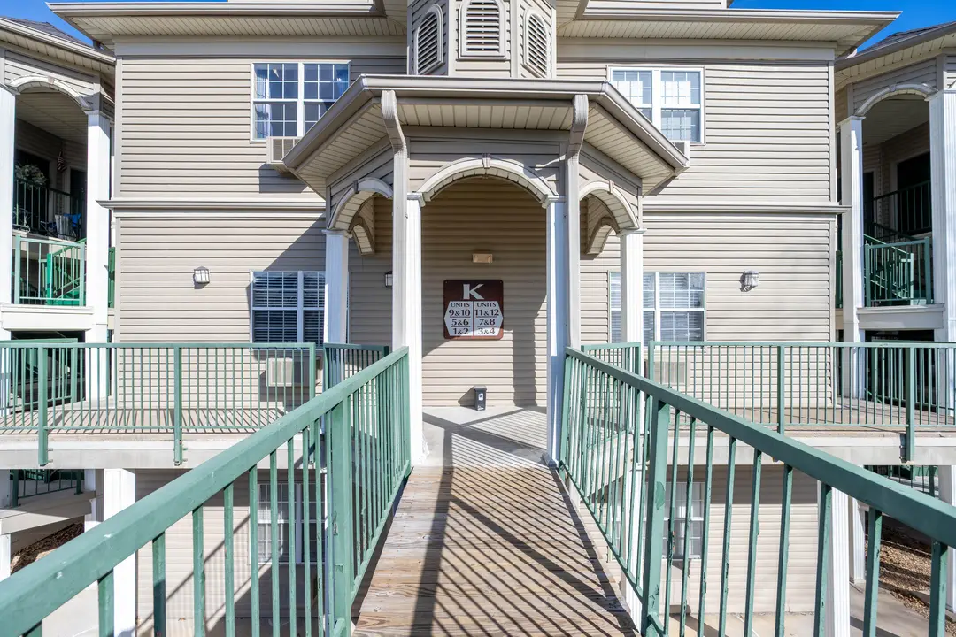 835 Fairview Street — photo 2