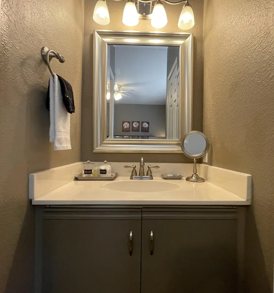 835 Fairview Street — photo 29