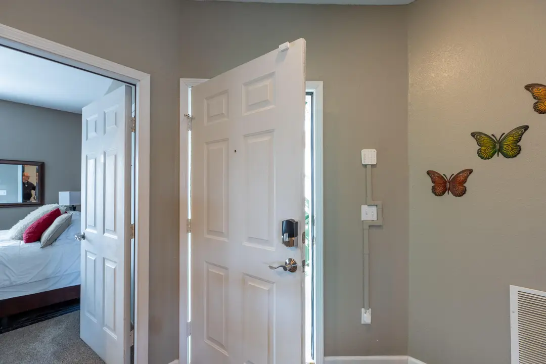 835 Fairview Street — photo 4