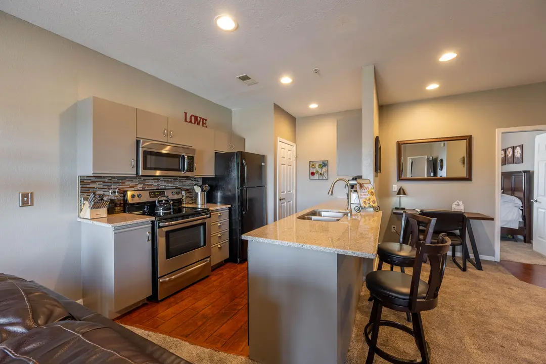 835 Fairview Street — photo 9