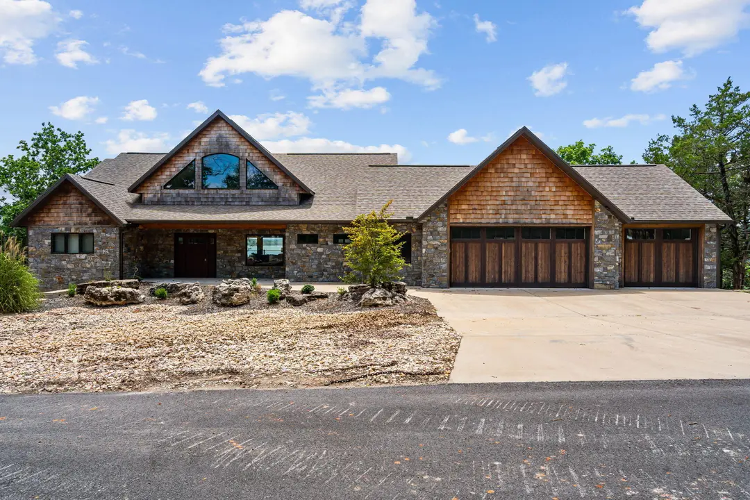 894 Discovery Bay Drive — photo 1