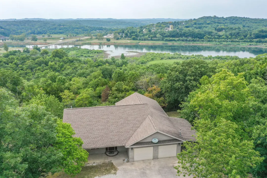 112 Stoney Ridge Drive — photo 1