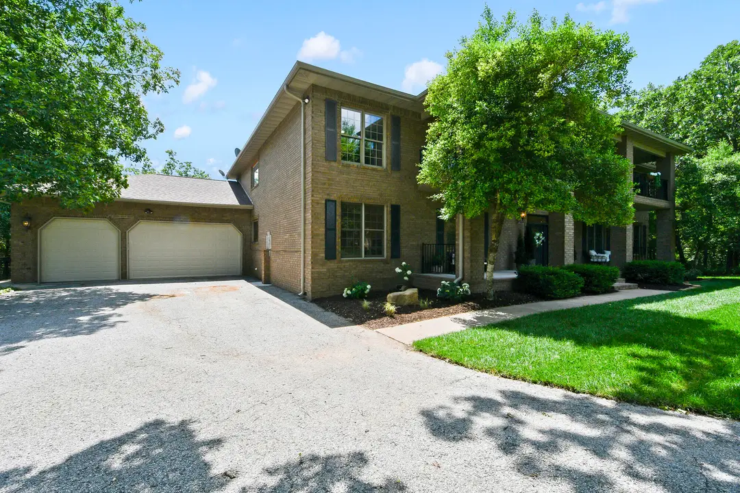 1013 Silvercrest Place — photo 4