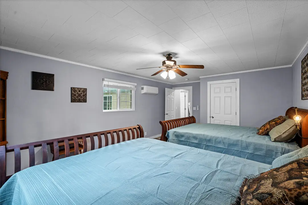 177 Benton Avenue — photo 18