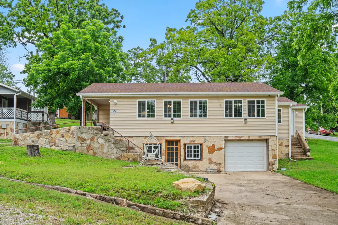 177 Benton Avenue — photo 2