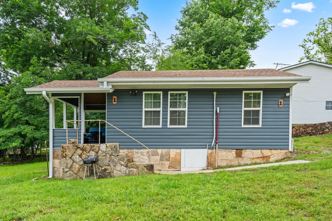 177 Benton Avenue — photo 26