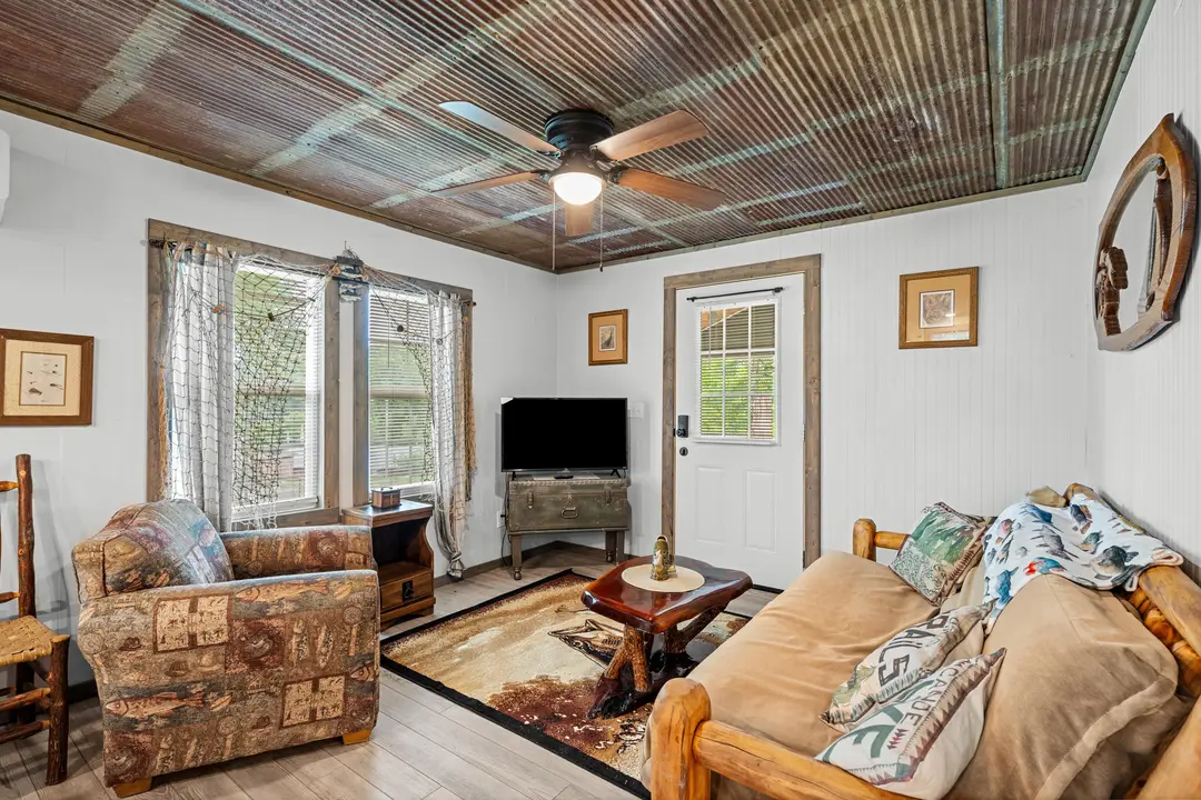 177 Benton Avenue — photo 30