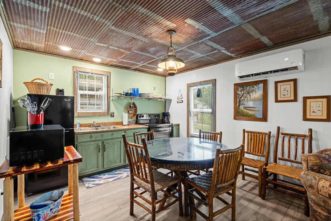 177 Benton Avenue — photo 32