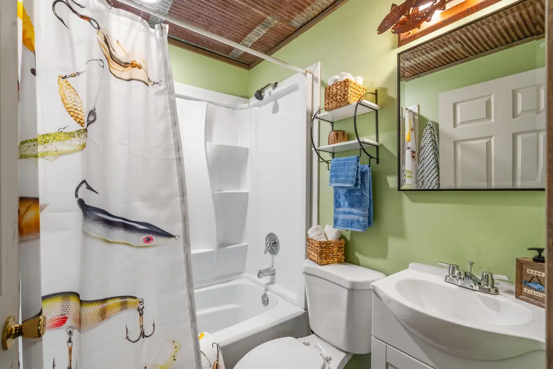 177 Benton Avenue — photo 37