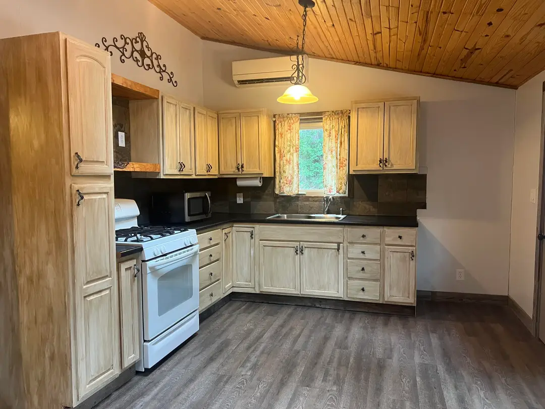 912 Brace Hill Road — photo 8
