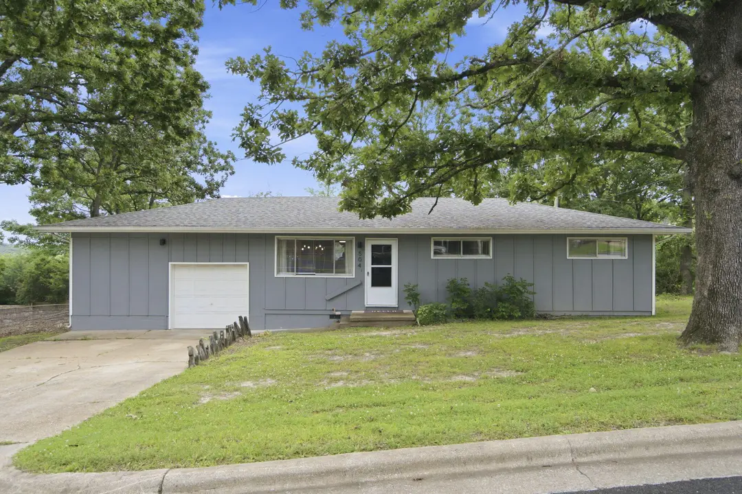 504 Truman Drive — photo 1