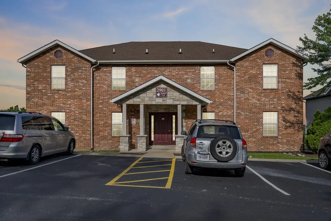 2901 Vinyards Parkway — photo 3