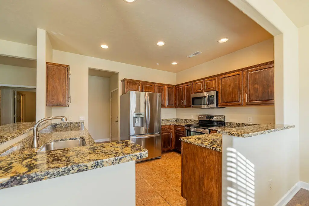 1261 Golf Drive — photo 7